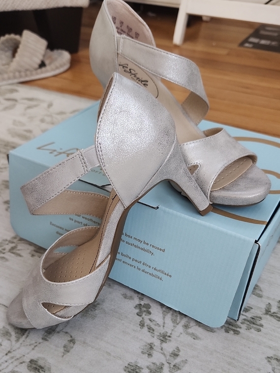 Life Stride Shoes - Life Stride Silver Metallic Slingback Heels